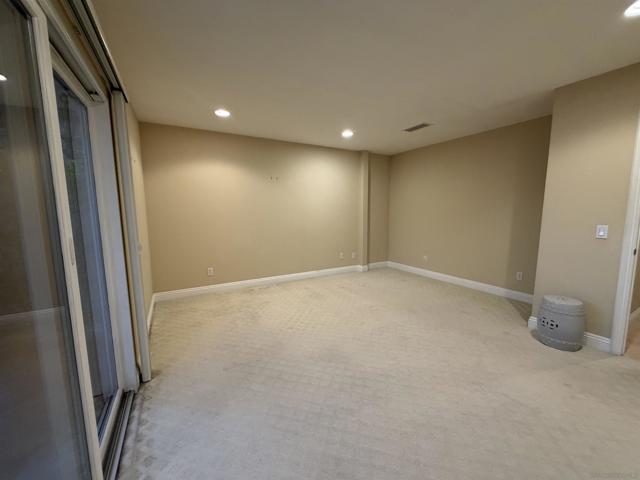 16902 Via de Santa Fe, Rancho Santa Fe CA: https://media.crmls.org/mediaz/fbde28ed-da7a-4659-8c16-0cb1ab3b278b.jpg