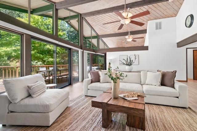 644 Debbie Drive, Boulder Creek CA: https://media.crmls.org/mediaz/fbde34ee-5bb0-45c7-b08a-6e26d238e3a1.jpg