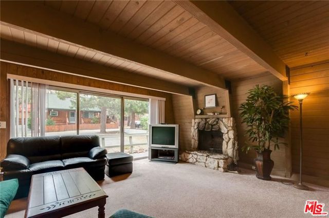 40249 ESTERLY Lane, Big Bear CA: https://media.crmls.org/mediaz/fbde5be1-8829-40c0-bcd8-74c50d307478.jpg