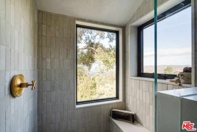 2002 Tuna Canyon Road, Topanga CA: https://media.crmls.org/mediaz/fbdebe0b-cb85-4201-bf0b-ad0dce11f715.jpg