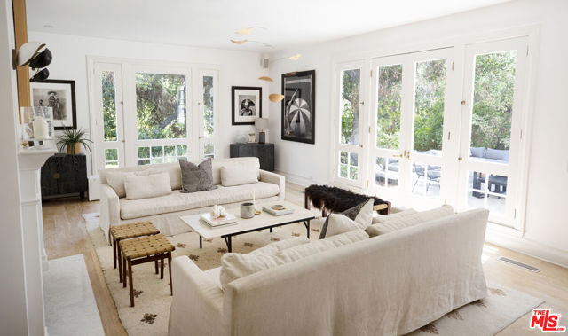 2121 Trently Lane,  CA: https://media.crmls.org/mediaz/fbdf5174-8bee-4af0-83fa-ded1b0f846d7.jpg