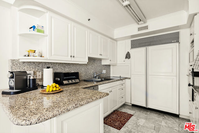 101 Ocean Avenue, Santa Monica CA: https://media.crmls.org/mediaz/fbdfcda8-644a-491f-ba3a-7e1ae2ccf165.jpg