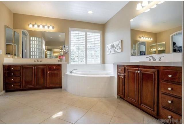 16624 Santa Mariana Ct, San Diego CA: https://media.crmls.org/mediaz/fbe0273c-fd0a-4037-bae1-353cb284b2e1.jpg
