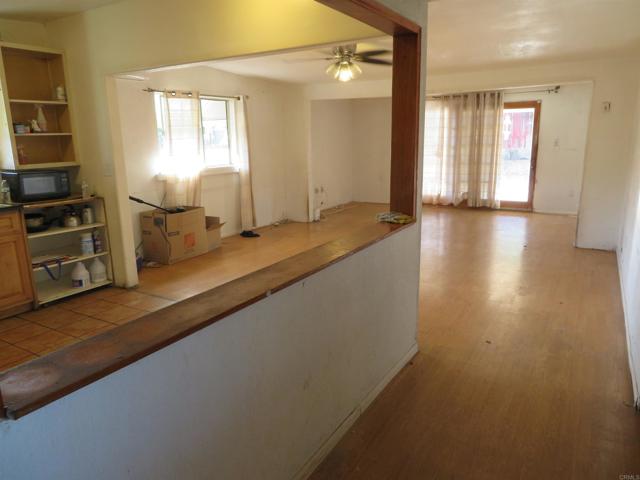 4021 Cherry Blossom Street, National City CA: https://media.crmls.org/mediaz/fbe0477e-4339-4744-8f5e-53f5e9bfa5d8.jpg