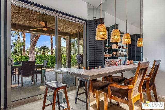 120 E Perlita Circle, Palm Springs, CA 92264