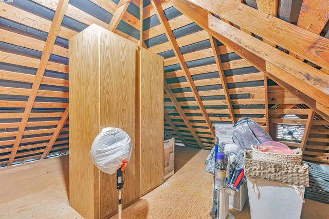 158 Golden Ridge Rd, Alamo CA: https://media.crmls.org/mediaz/fbe0cf83-51a5-45ed-9111-2e0c922de7b7.jpg