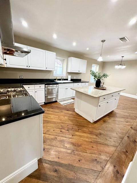 820 E Gettysburg Avenue, Fresno CA: https://media.crmls.org/mediaz/fbe13c6d-8a38-4685-9c24-d58c76f2b00f.jpg