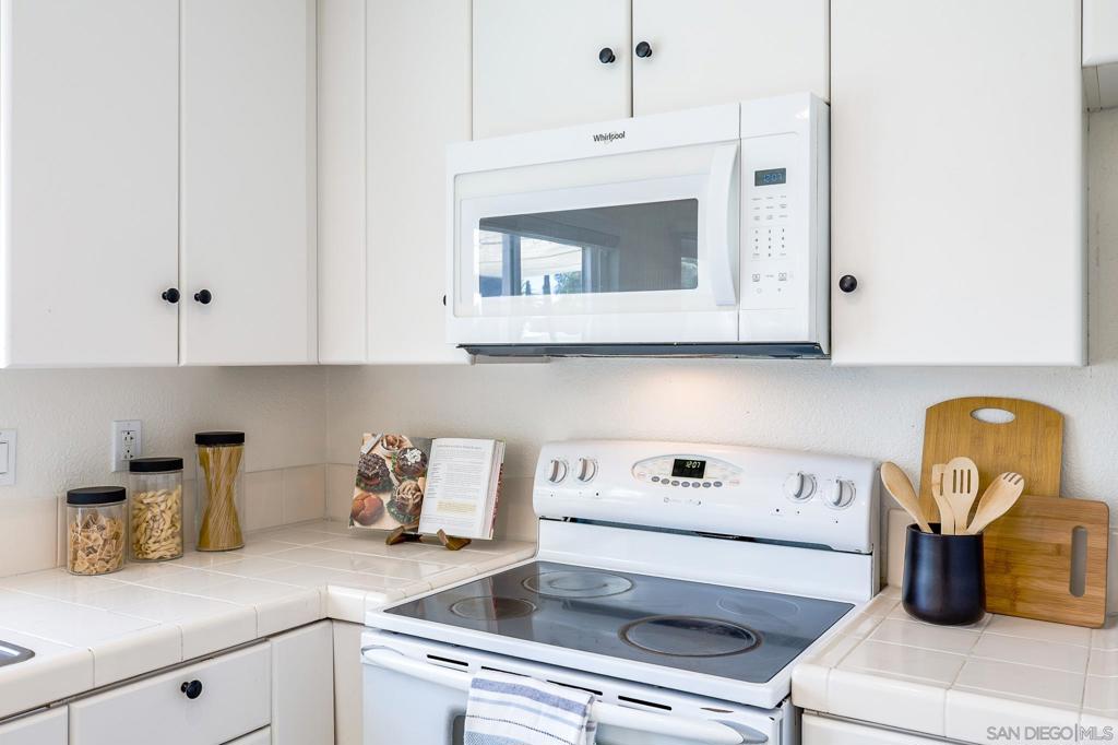 8933 Libra Dr - photo 16