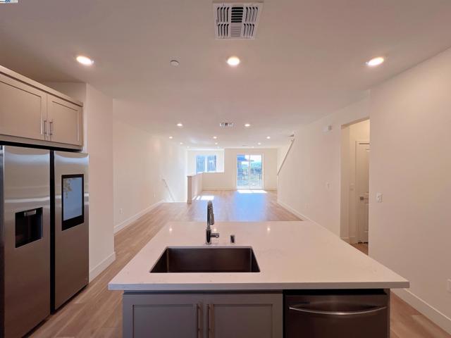 6260 Dove Ave, Dublin CA: https://media.crmls.org/mediaz/fbe1e536-3371-4b85-a1f1-b3692831fbf0.jpg