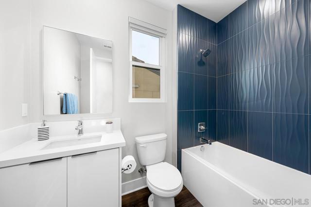13722 Canyon Loop Trl, San Diego CA: https://media.crmls.org/mediaz/fbe26c50-d7a6-4cb9-9777-3f25a9db50ea.jpg