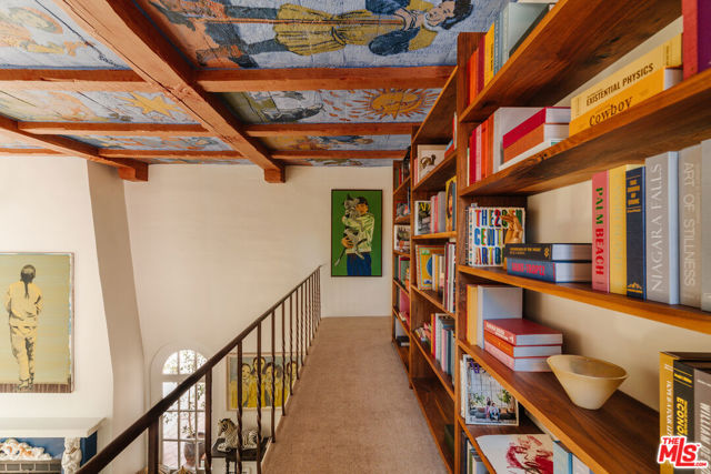 5163 Franklin Avenue, Los Angeles CA: https://media.crmls.org/mediaz/fbe3850e-7e02-4867-ba34-32063f9fc7c9.jpg