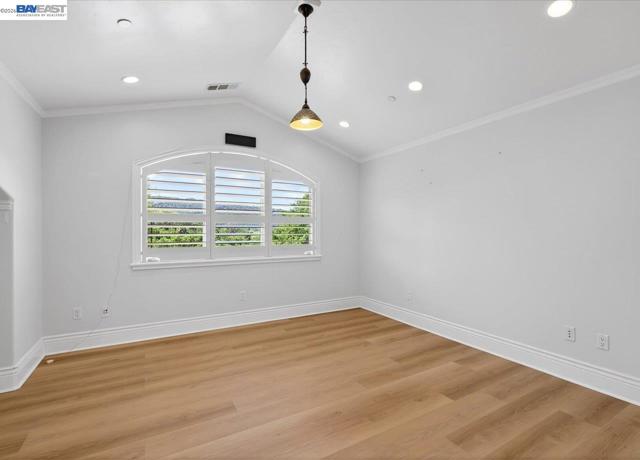 Image 23 of 60 For 920 Happy Valley Rd