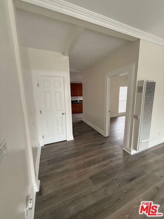 5522 Sierra Vista Avenue, Los Angeles CA: https://media.crmls.org/mediaz/fbe448e2-19f1-403e-ac23-ff26e6d8932f.jpg