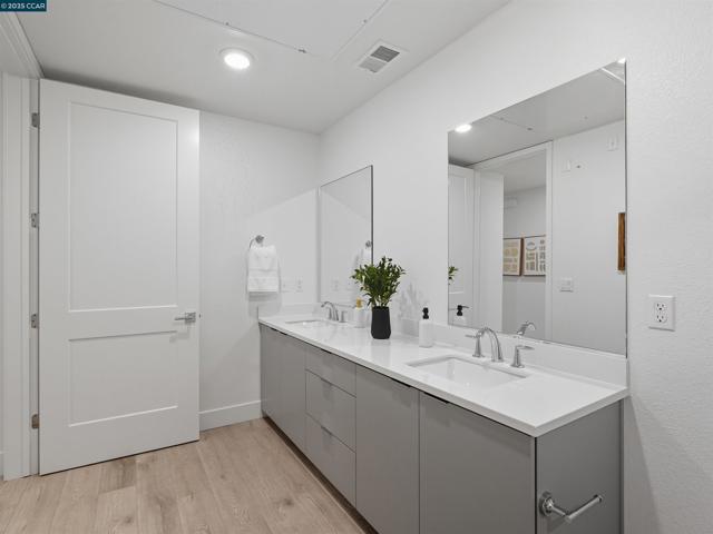 44862 S Grimmer Blvd, Fremont CA: https://media.crmls.org/mediaz/fbe4774c-5346-4192-91a8-0afc8fb1a149.jpg