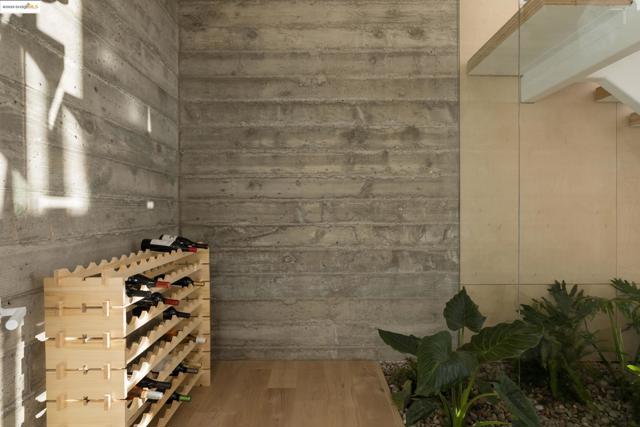 1136 Keith Ave, Berkeley CA: https://media.crmls.org/mediaz/fbe4c133-de43-4084-9b62-9100d54cc6f6.jpg