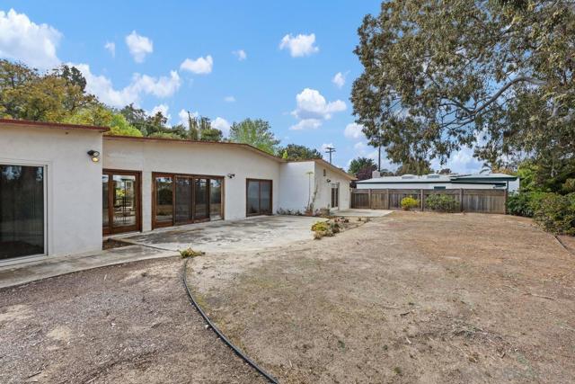 8415 Sugarman Dr, La Jolla CA: https://media.crmls.org/mediaz/fbe55dd4-7bcc-48b8-8996-5b3d8c295f03.jpg
