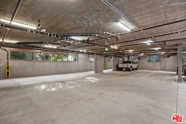 1187 Crenshaw Boulevard, Los Angeles CA: https://media.crmls.org/mediaz/fbe57931-3a67-4418-bac3-14ff46569b7d.jpg