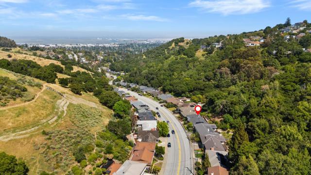 3155 Brittan Avenue, San Carlos CA: https://media.crmls.org/mediaz/fbe579cc-3c18-4767-a8ca-326346c73961.jpg