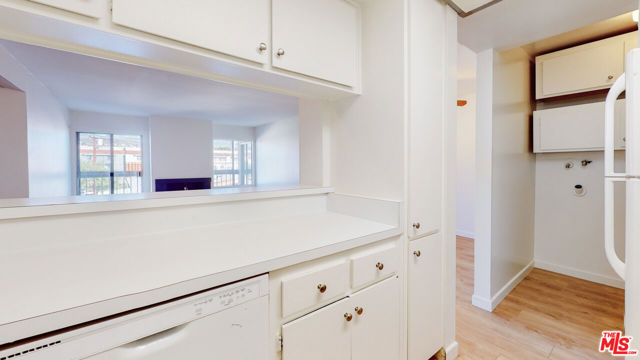 335 North Adams Street, 306 photo 6