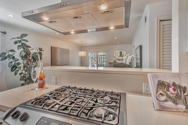 633 Highland Avenue, San Mateo CA: https://media.crmls.org/mediaz/fbe5c93e-7eb4-4d48-9389-c58602b751a7.jpg