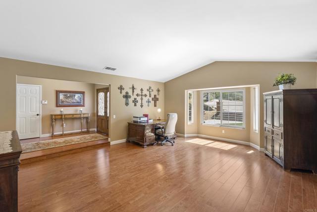 Detail Gallery Image 9 of 63 For 13658 Sage Mountain Lane, Jamul,  CA 91935 - 4 Beds | 3 Baths