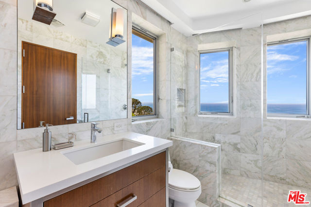 200 ARNO Way, Pacific Palisades CA: https://media.crmls.org/mediaz/fbe6bb28-819b-4fd7-9ef6-ec39e1e5d22c.jpg