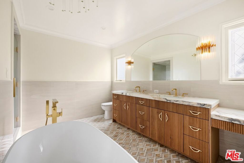 MLS #25499853 image #24