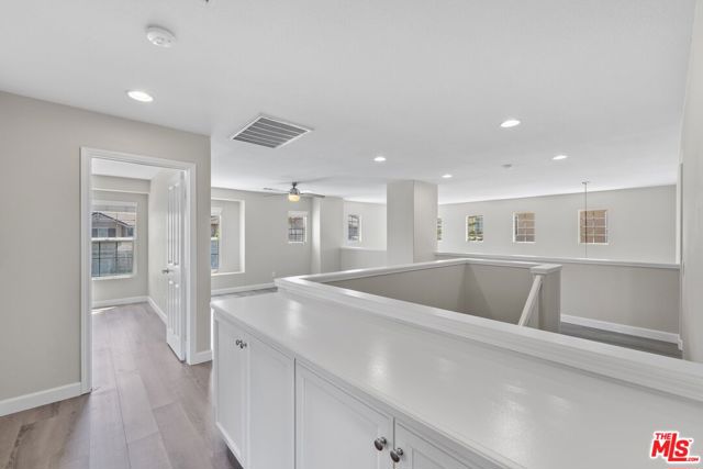 19723 Ellis Henry Court, Santa Clarita CA: https://media.crmls.org/mediaz/fbe7e77b-ddce-4163-872f-c23cb170777a.jpg