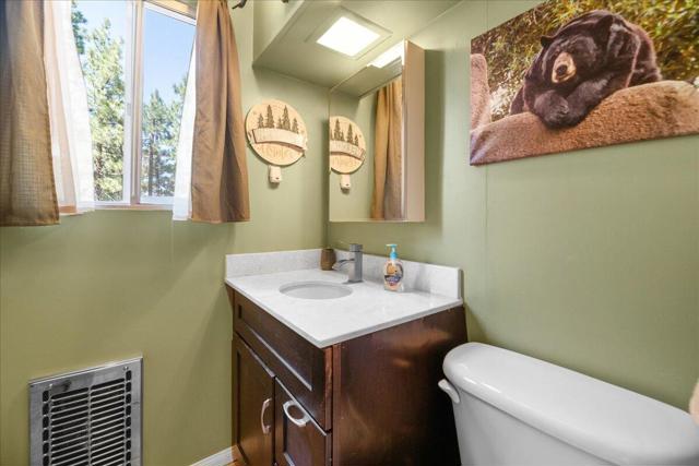 788 Imperial Avenue, Sugarloaf CA: https://media.crmls.org/mediaz/fbe83e54-7533-4420-a138-1e42673e44b5.jpg