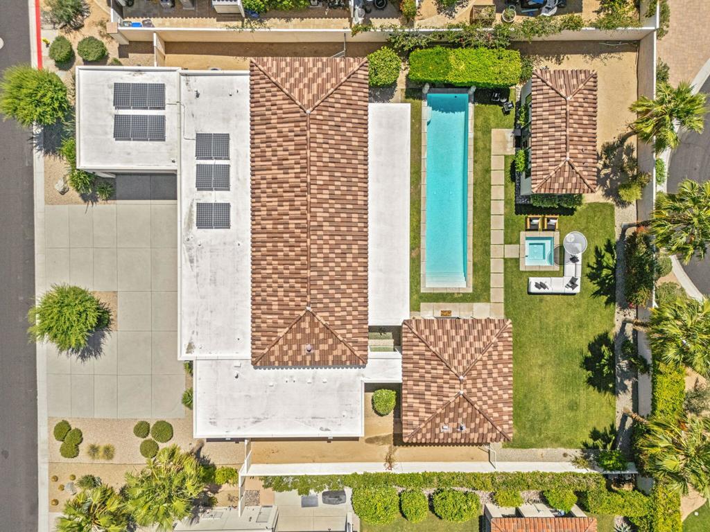 https://media.crmls.org/mediaz/fbe8b780-3add-4a2b-98cc-3f865d0f47c0.jpg?preset=X-Large