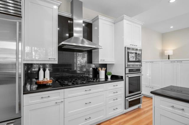 3554 Oak Knoll Drive, Redwood City CA: https://media.crmls.org/mediaz/fbe9762a-660b-4029-af59-d3b3255fbd83.jpg