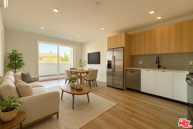 5813 Lexington Avenue, Los Angeles CA: https://media.crmls.org/mediaz/fbe9ecd5-4911-4e82-b049-b578dbdbfedb.jpg