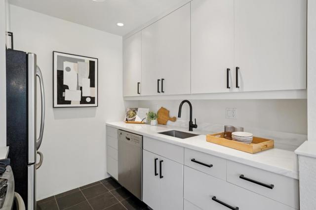 905 W Middlefield Road, Mountain View CA: https://media.crmls.org/mediaz/fbea18f2-2cfe-4ba3-ab12-b70b3b24505d.jpg