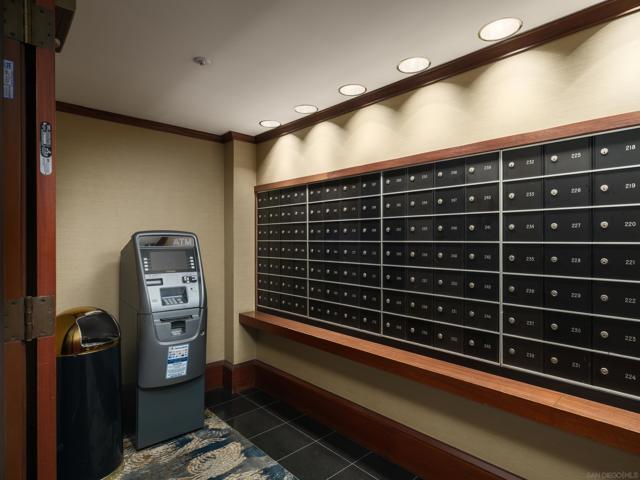 500 W Harbor Dr, San Diego CA: https://media.crmls.org/mediaz/fbeaf12b-7d85-4dc8-ab81-16a9e9b9b86c.jpg