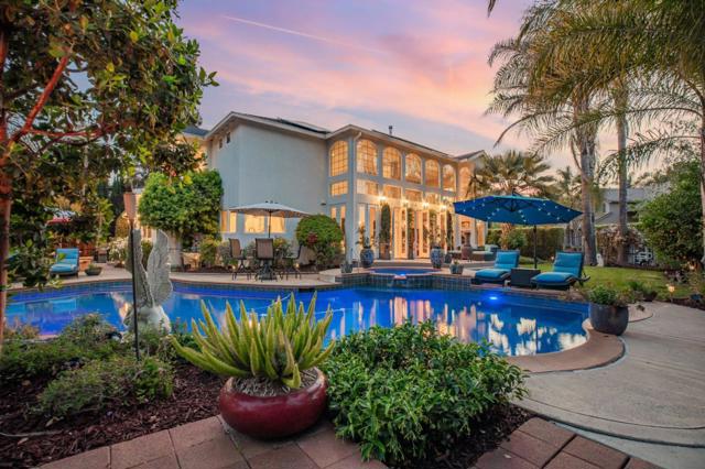 290 Bonnie Lane, Hollister CA: https://media.crmls.org/mediaz/fbeb128a-6a11-4c03-93e6-59caa4da5907.jpg