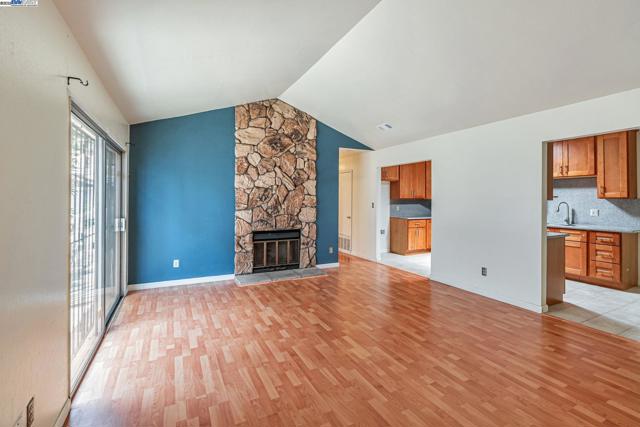 2538 E 16Th St, Oakland CA: https://media.crmls.org/mediaz/fbeb2d73-e0bc-4dca-b45d-ce6fd6ddc84a.jpg