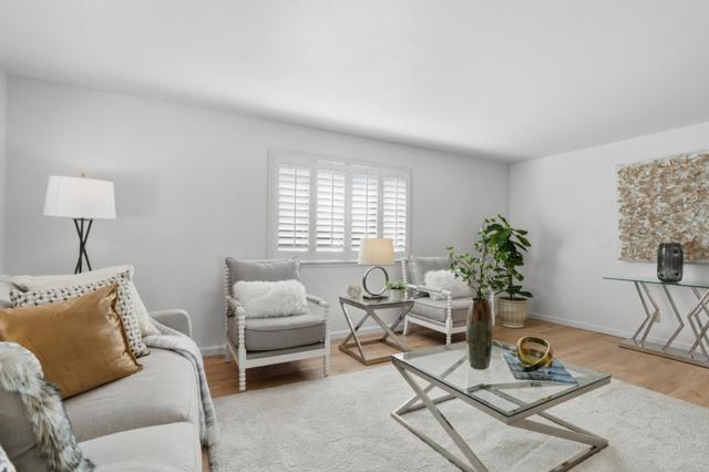 828 Weeks Street, East Palo Alto CA: https://media.crmls.org/mediaz/fbeba7ff-455c-4b44-80bb-25e92a1b9517.jpg