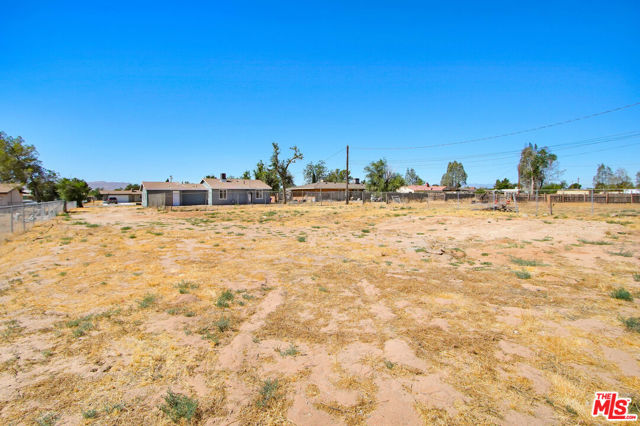 21928 Fox Avenue, Apple Valley, California 92307, 3 Bedrooms Bedrooms, ,1 BathroomBathrooms,Single Family Residence,For Sale,Fox,24402093