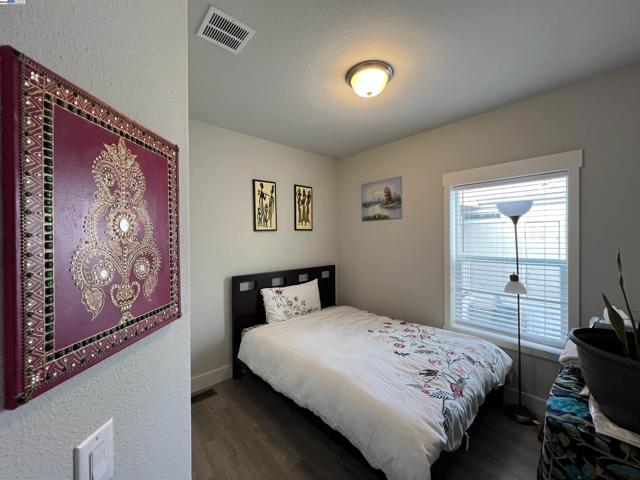 1515 N Milpitas Blvd, Milpitas CA: https://media.crmls.org/mediaz/fbec4a89-53d6-48cc-9e84-9b033c07ec48.jpg