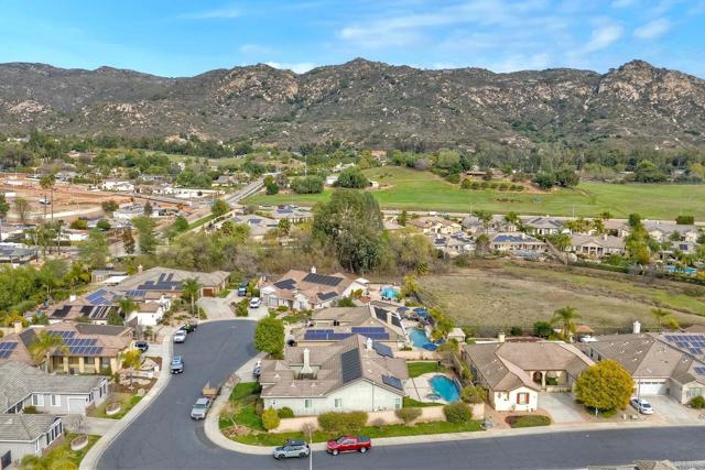 2682 Dundee Glen, Escondido CA: https://media.crmls.org/mediaz/fbec8035-dcd5-4fdd-94e7-fe3325de540d.jpg