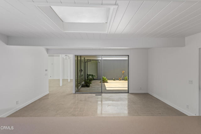3832 E Casselle Avenue, Orange CA: https://media.crmls.org/mediaz/fbec9aa7-2ac5-49ba-a333-2e60174454d8.jpg