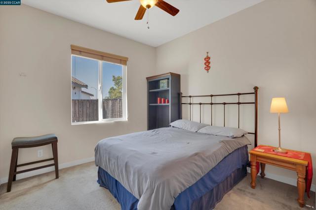 1030 Clear Lake Dr, Oakley CA: https://media.crmls.org/mediaz/fbed8e35-677b-4f9c-b585-ddd64caa9872.jpg