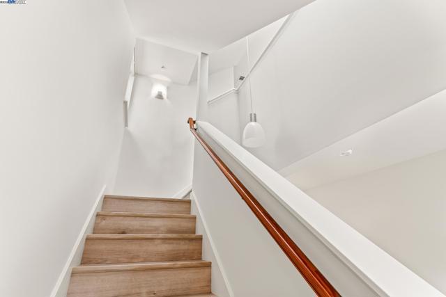 913 Adams, Albany CA: https://media.crmls.org/mediaz/fbed9338-d100-4e7a-b347-bd5e2fae9d15.jpg