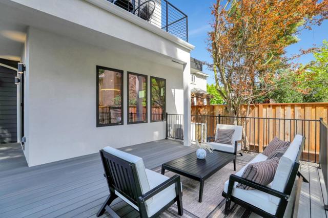 546 9th Avenue, Menlo Park CA: https://media.crmls.org/mediaz/fbee7997-a512-4867-a8f0-6c30f7808025.jpg
