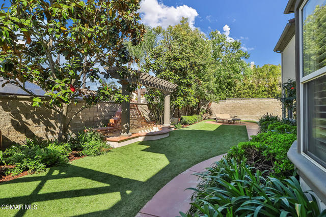 2589 Featherwood Street, Westlake Village CA: https://media.crmls.org/mediaz/fbef5afb-5130-41b7-8ce8-1a09d1b8641f.jpg