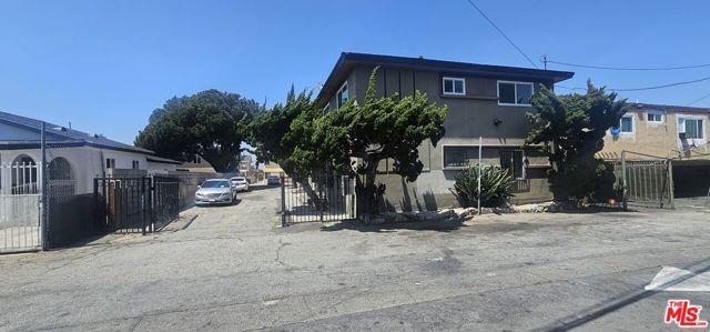 1115 W 111th Street, Los Angeles CA: https://media.crmls.org/mediaz/fbeff6be-810a-4f56-b312-1c316934e2a4.jpg