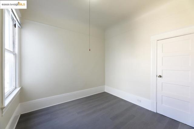 49 Auburn Street, San Francisco CA: https://media.crmls.org/mediaz/fbf0ffcf-22af-4c59-af8a-f1f1dad9067f.jpg