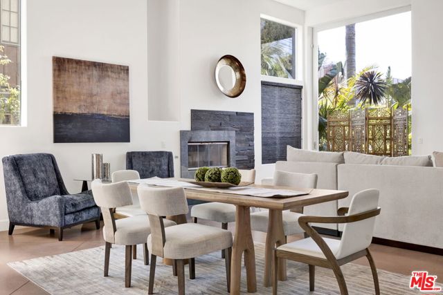 2336 Boone Avenue, Venice CA: https://media.crmls.org/mediaz/fbf1ad53-f8ba-4fad-9230-bda7556e7d6f.jpg