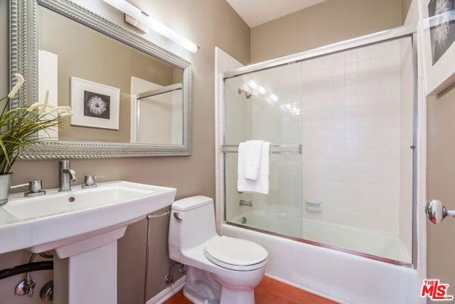 1119 23rd Street, Santa Monica CA: https://media.crmls.org/mediaz/fbf20abe-ab4c-4659-a3a3-2481b93123df.jpg