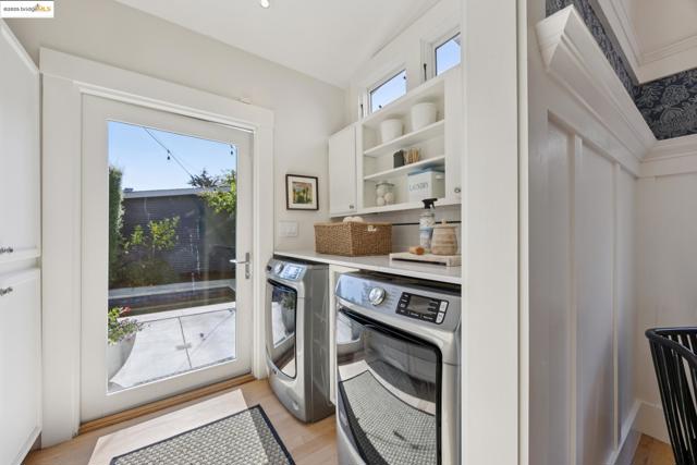 3936 Elston Ave., Oakland CA: https://media.crmls.org/mediaz/fbf259e1-9f16-42ba-9152-d30e309a04ae.jpg